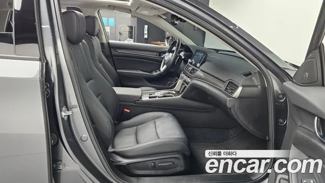 Honda Accord 2022 — фото 11