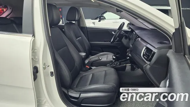 Kia Stonic 2018 — фото 10
