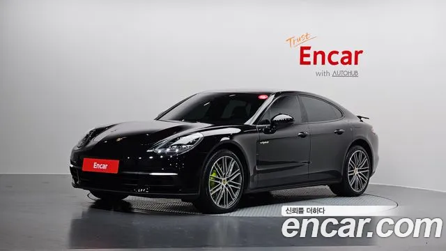 Porsche Panamera 2020 — фото 1