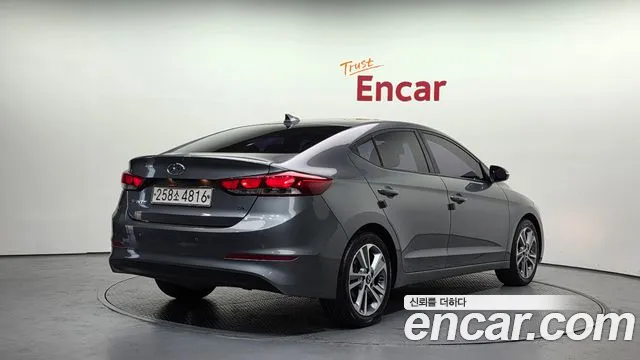 Hyundai AVANTE 2018 — фото 2