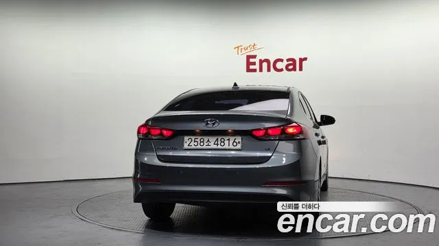 Hyundai AVANTE 2018 — фото 4