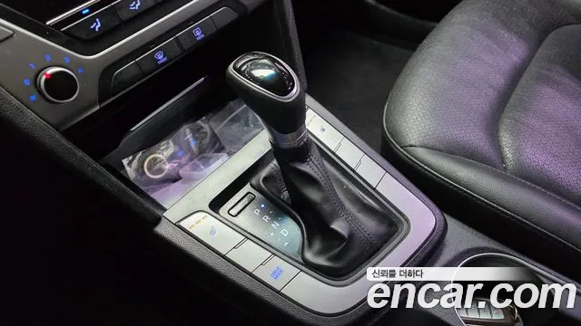 Hyundai AVANTE 2018 — фото 9