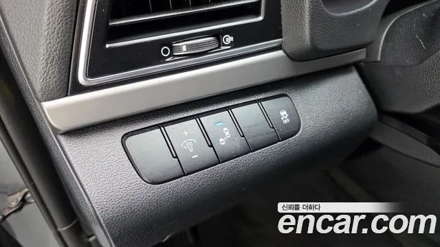 Hyundai AVANTE 2018 — фото 13