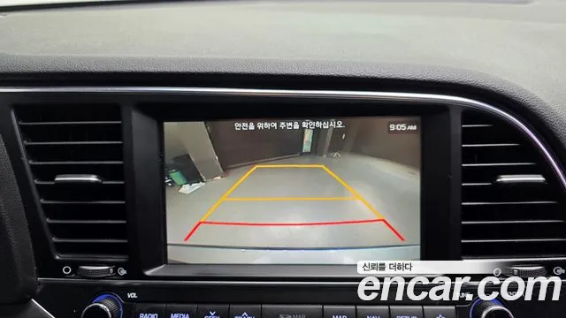 Hyundai AVANTE 2018 — фото 17