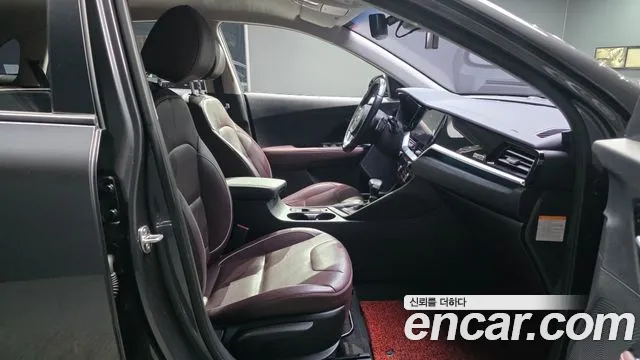 Kia Niro 2020 — фото 10