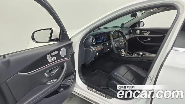 Mercedes-Benz E-Class 2018 — фото 10