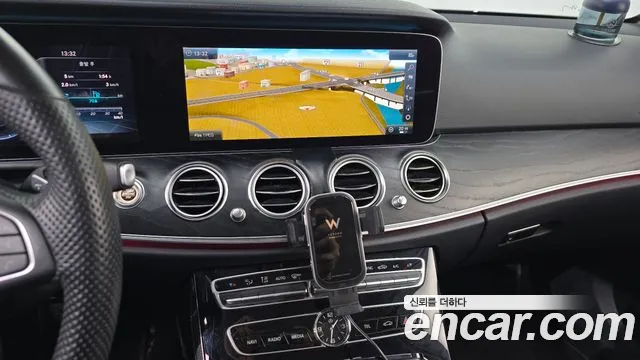 Mercedes-Benz E-Class 2018 — фото 14
