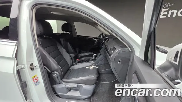 Volkswagen Tiguan 2023 — фото 10