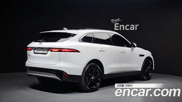 Jaguar F-PACE 2022 — фото 2