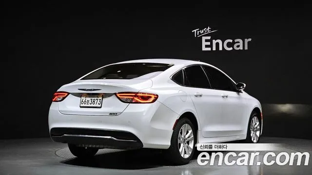 Chrysler 200 2015 — фото 2