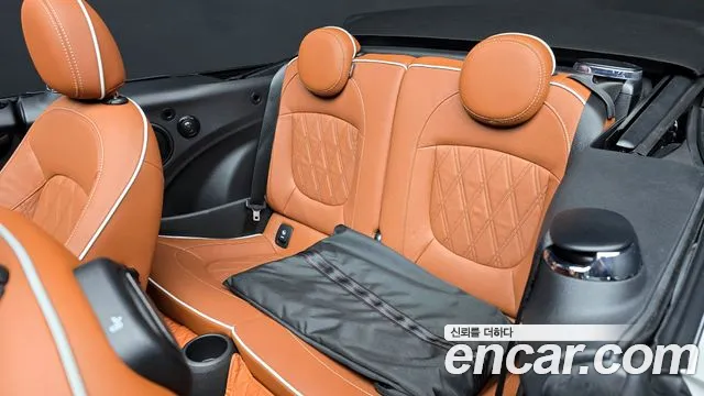 Mini Cooper Convertible 2024 — фото 12