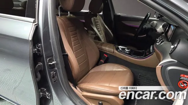 Mercedes-Benz E-Class 2019 — фото 10