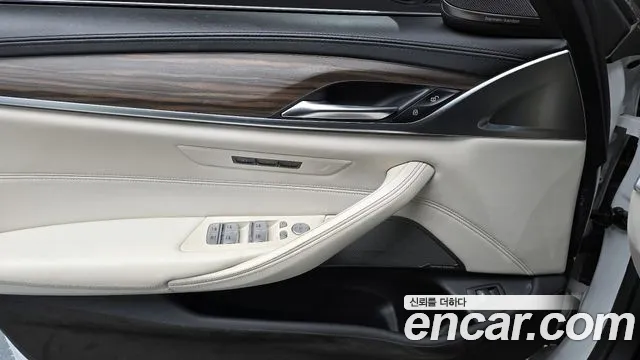 BMW 5-Series 2020 — фото 17