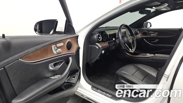 Mercedes-Benz E-Class 2021 — фото 10