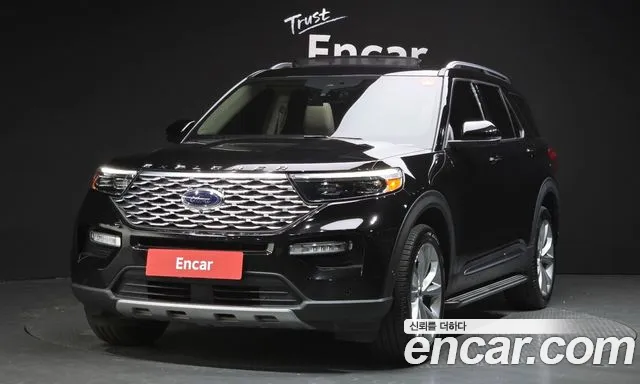 Ford Explorer 2022 — фото 1
