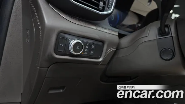 Ford Explorer 2022 — фото 14