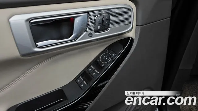 Ford Explorer 2022 — фото 17