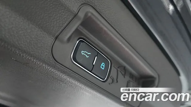 Ford Explorer 2022 — фото 20