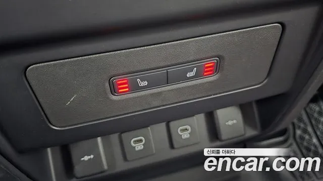 Land Rover Defender 2022 — фото 19