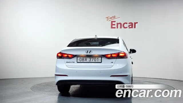 Hyundai AVANTE 2018 — фото 3