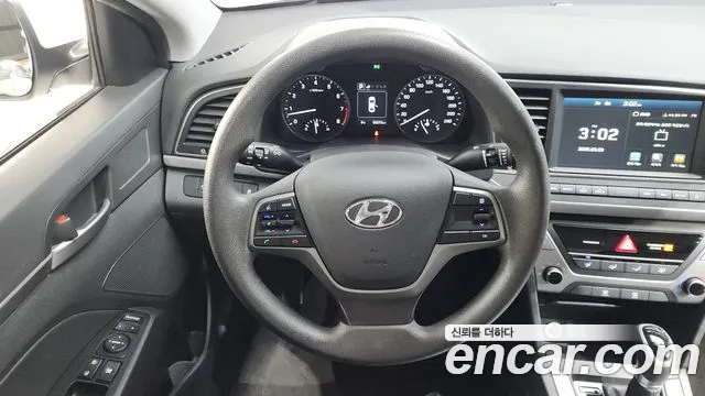 Hyundai AVANTE 2018 — фото 12