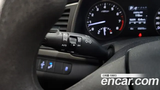 Hyundai AVANTE 2018 — фото 14