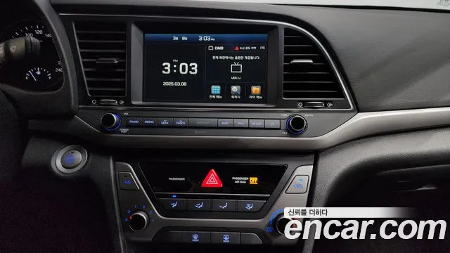 Hyundai AVANTE 2018 — фото 15