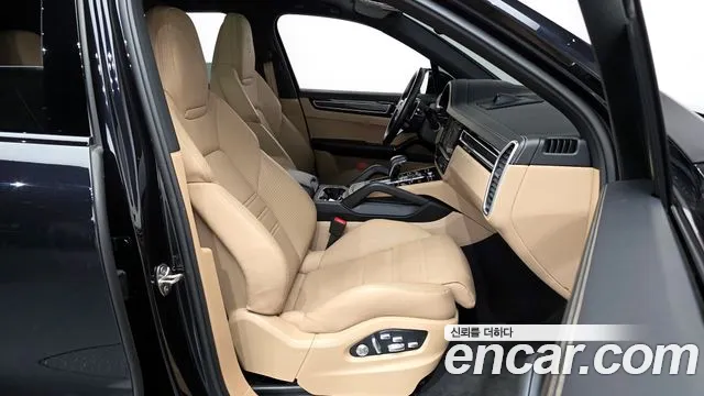 Porsche Cayenne 2021 — фото 11