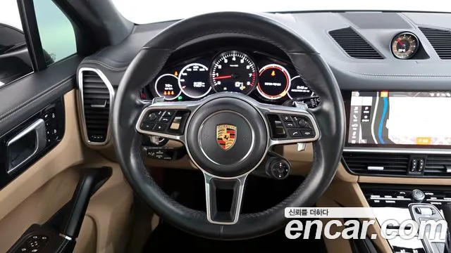 Porsche Cayenne 2021 — фото 14