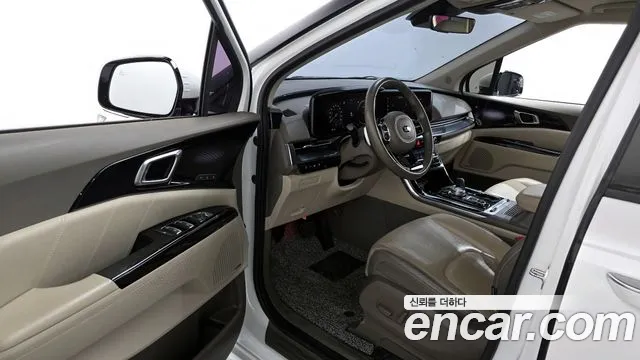 Kia Canival 2021 — фото 10