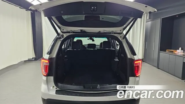Ford Explorer 2016 — фото 20