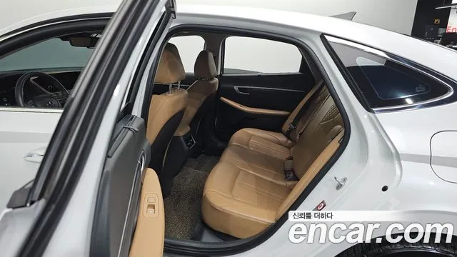 Hyundai Sonata 2020 — фото 11