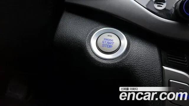 Hyundai AVANTE 2017 — фото 18