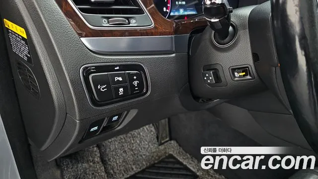 Hyundai Equus 2015 — фото 14