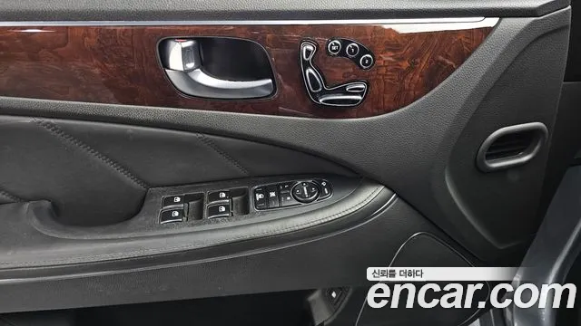 Hyundai Equus 2015 — фото 18