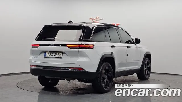 Jeep Cherokee 2023 — фото 1