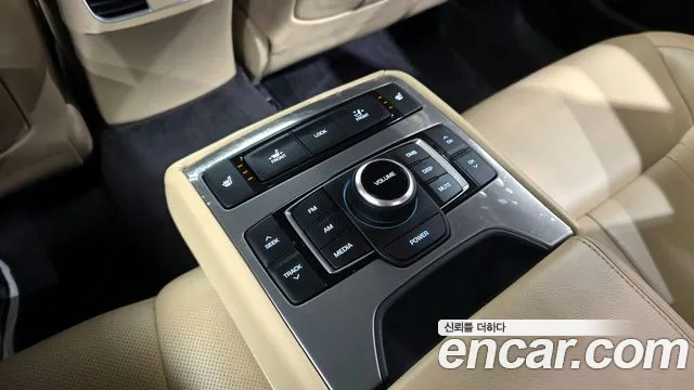 Hyundai Genesis 2016 — фото 18