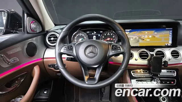Mercedes-Benz E-Class 2018 — фото 13