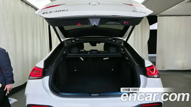 Mercedes-Benz GLE-Class 2022 — фото 20