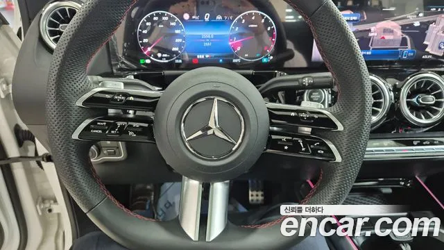 Mercedes-Benz GLA-Class 2026 — фото 12