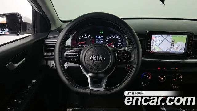 Kia Stonic 2020 — фото 13