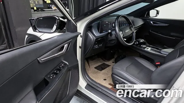 Kia EV6 2022 — фото 10