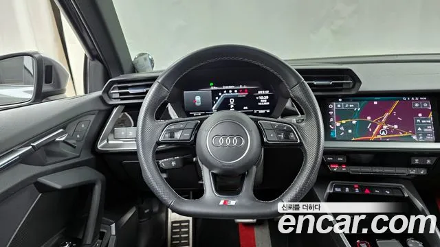 Audi S3 2023 — фото 13