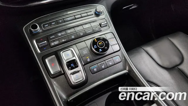 Hyundai Santafe 2023 — фото 9
