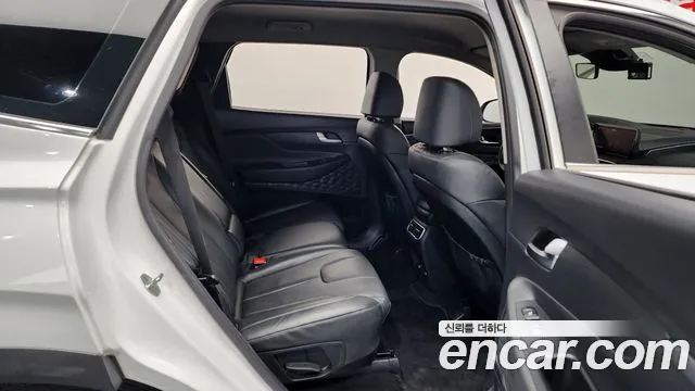 Hyundai Santafe 2023 — фото 12