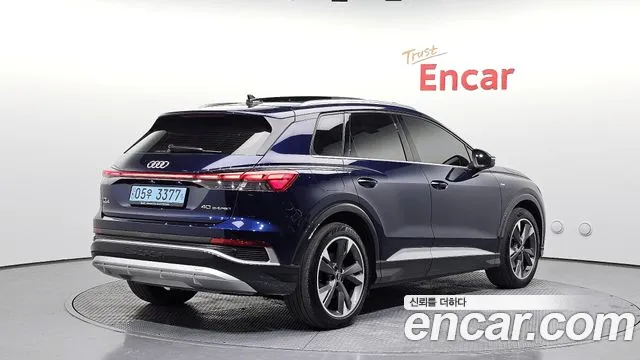 Audi Q4 e-tron 2022 — фото 2