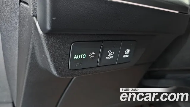 Audi Q4 e-tron 2022 — фото 13