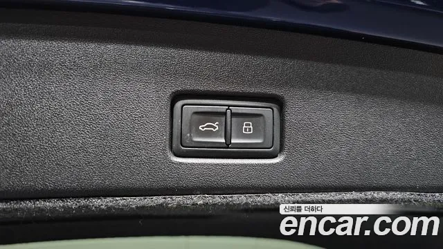 Audi Q4 e-tron 2022 — фото 20