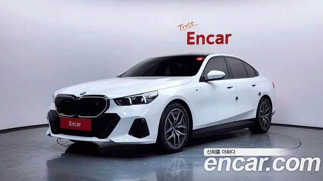 BMW i5 2025 — фото 1