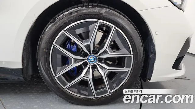 BMW i5 2025 — фото 5